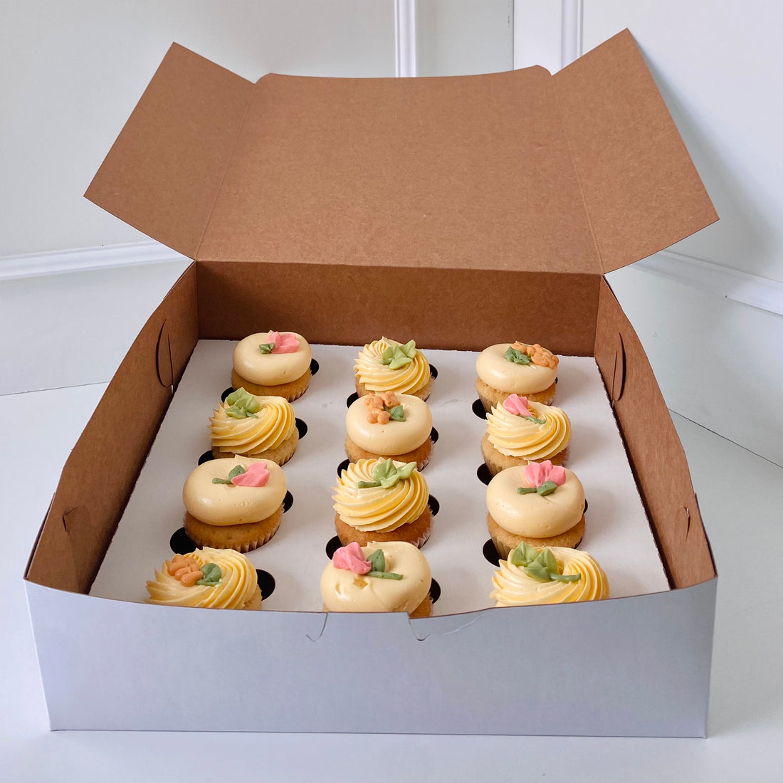 Mother's Day Mini Cupcakes