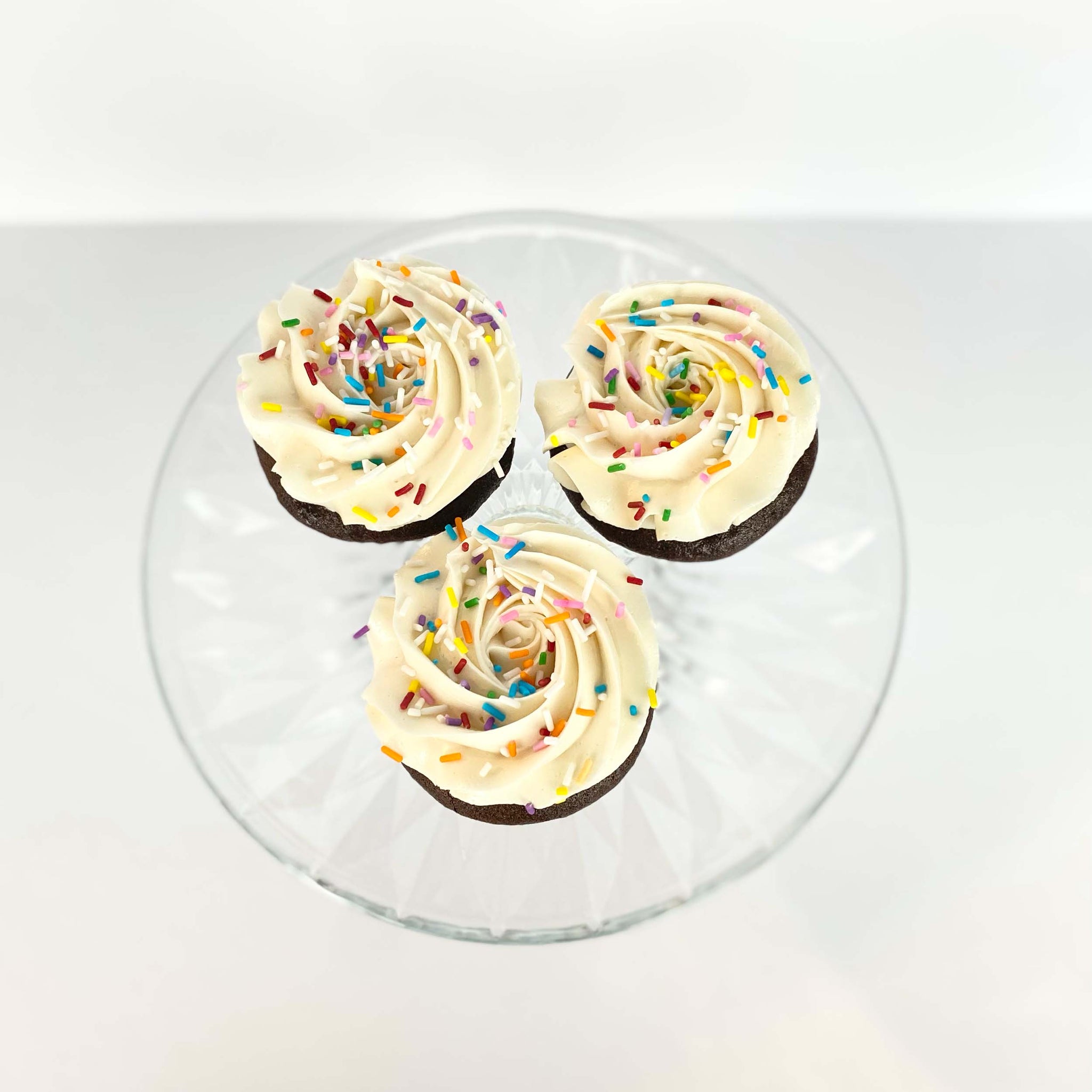 Black and White (6 Cupcakes) Marmalade Bakery Penticton